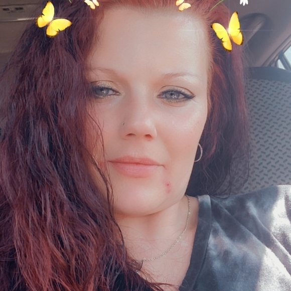 Meet your Posher, Jenn - Picture 6 of 8